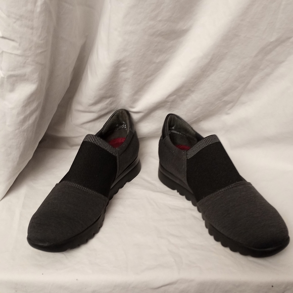 MUNRO Slip-on Shoes - Picture 3 of 7